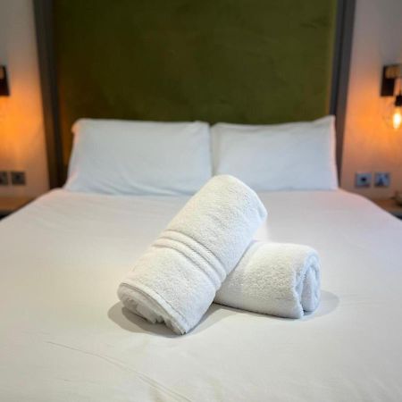 יורק Gleneagles Lodge With Hot Tub מראה חיצוני תמונה